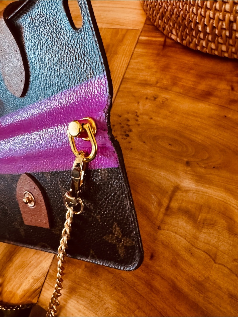 Louis Vuitton 2016 Monogram iPhone 6 Folio Case reinvented - Picture 10 of 15